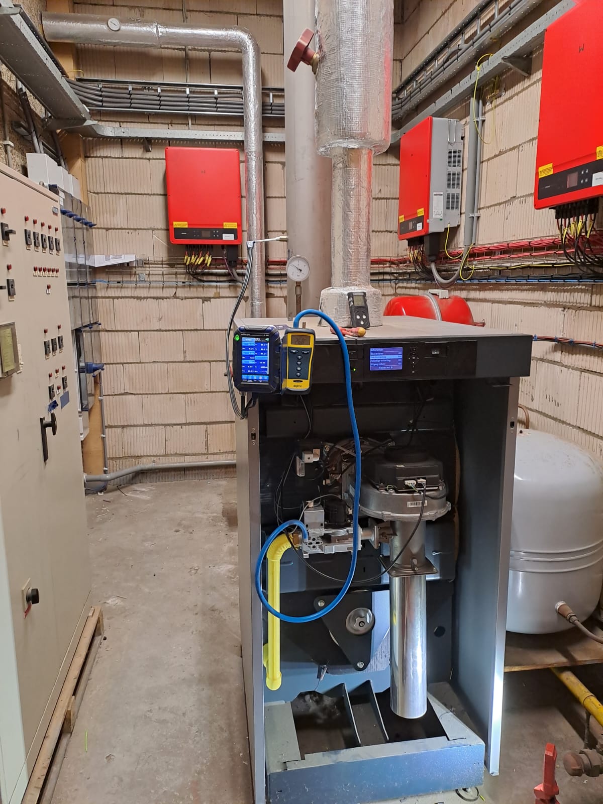 Rookgasmeting en inregelen van een ketel in een ketelhuis